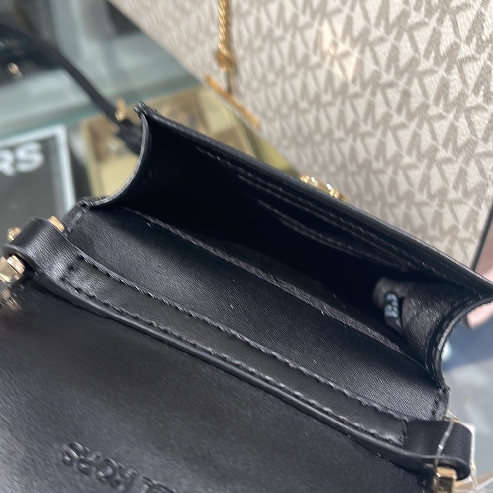 Michael Kors Carmen Small Logo Smartphone Crossbody Bag
Black Signature 
NWT - Picture 15 of 16